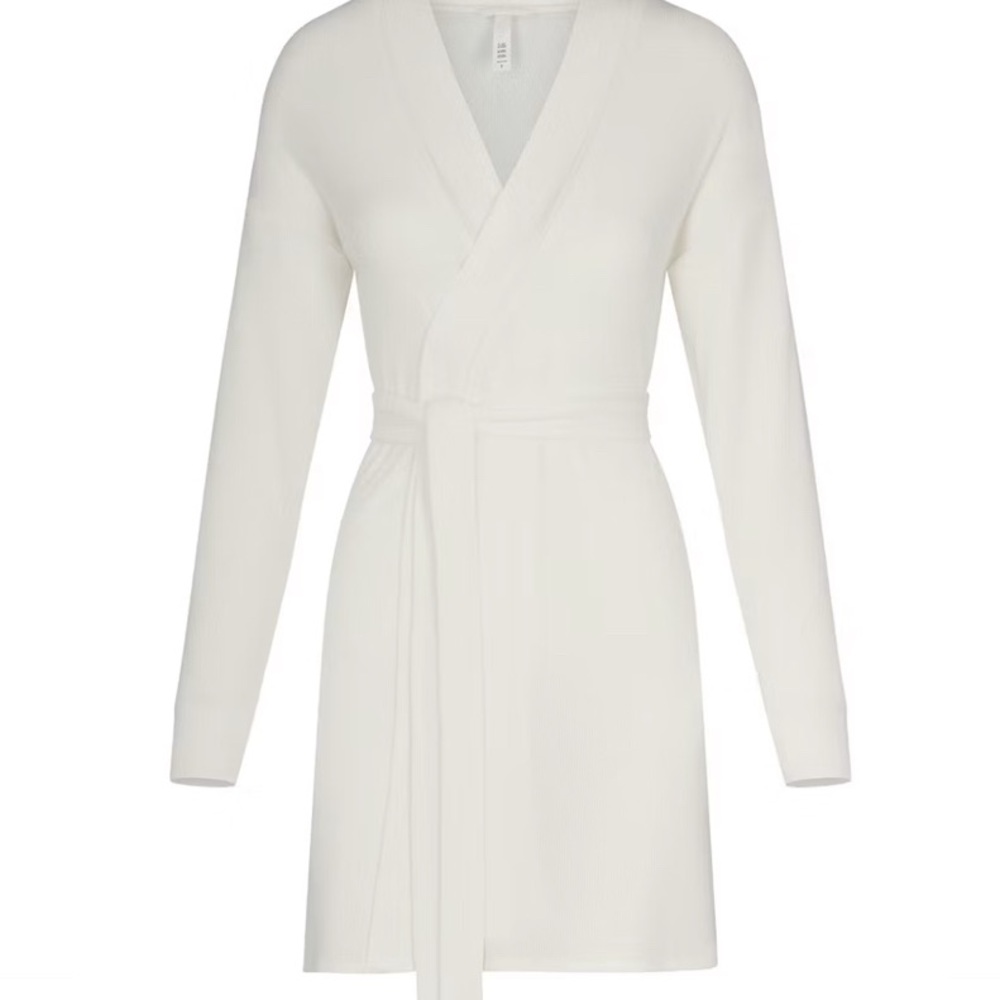 SKIMS Soft Lounge Ribbed Robe - Picture 6 of 11